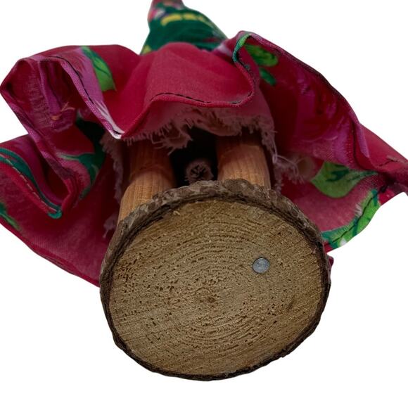 Hand Carved Wooden Indigenous Mother & Baby Doll 9" Vintage Pedestal - Picture 4 of 4